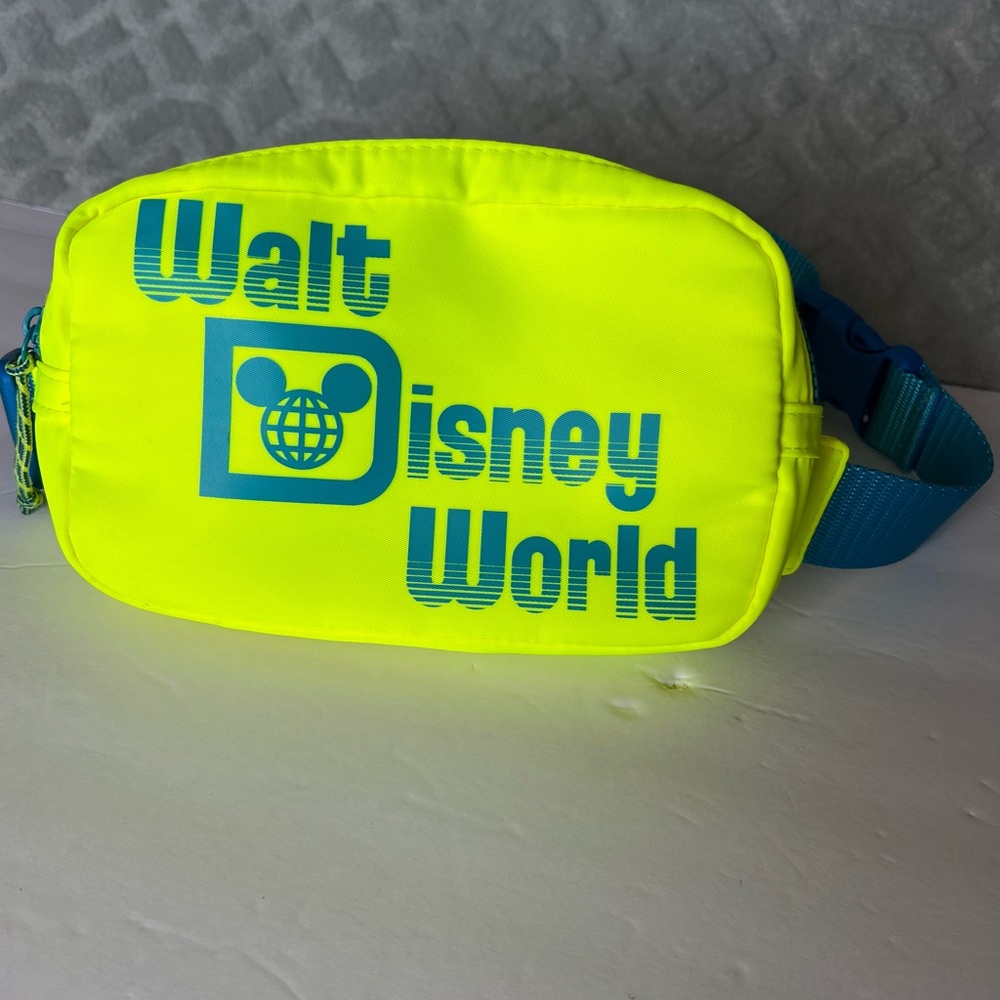 NWOT Walt Disney World Neon Yellow Fanny Pack WaistBag Adjustable Belt Bag Zip